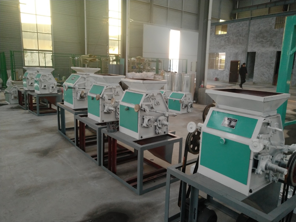 對(duì)輥破碎機(jī)（面粉機(jī)磨頭）